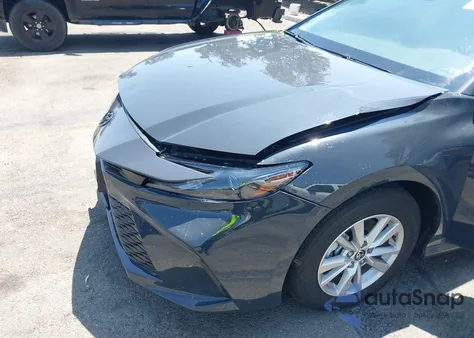 2025 Toyota Camry Le z USA, uszkodzony, nr VIN 4T1DAACK6SU174390